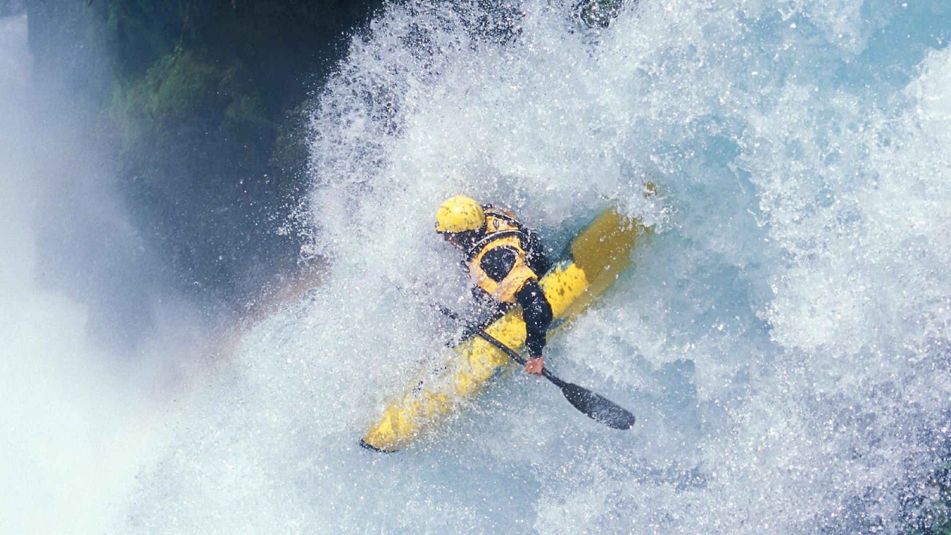 “逆境求胜：车手在极端环境的英勇战役”